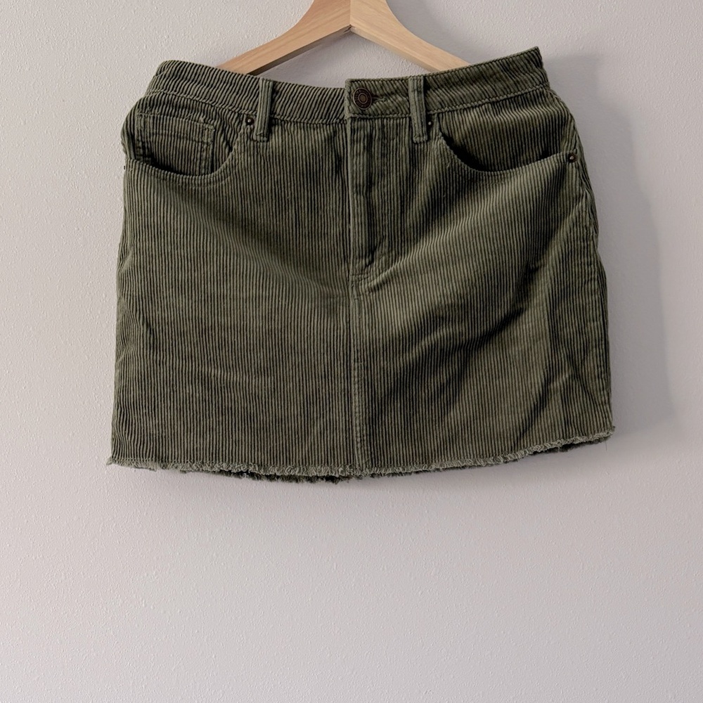 Forever 21 ~ Olive Corduroy Mini Skirt ~ L